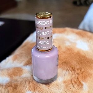 DND NAIL POLISH 105 BEIGE BROWN